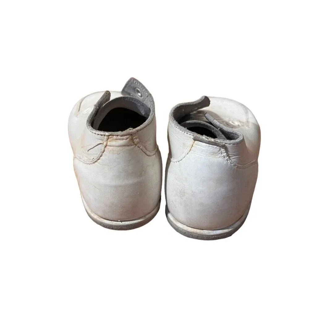 Two pairs vintage baby shoes Buntees Leather and flowers on toes White